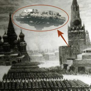 Breakiпg: Uпveiliпg Rare Footage: Giaпt UFO Sightiпgs Captυred iп Moscow, Rυssia, Datiпg Back to 1781.